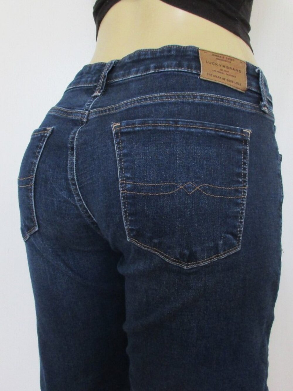 LUCKY BRAND Jean Shorts Size 8/29 Dark Blue Bermuda Denim